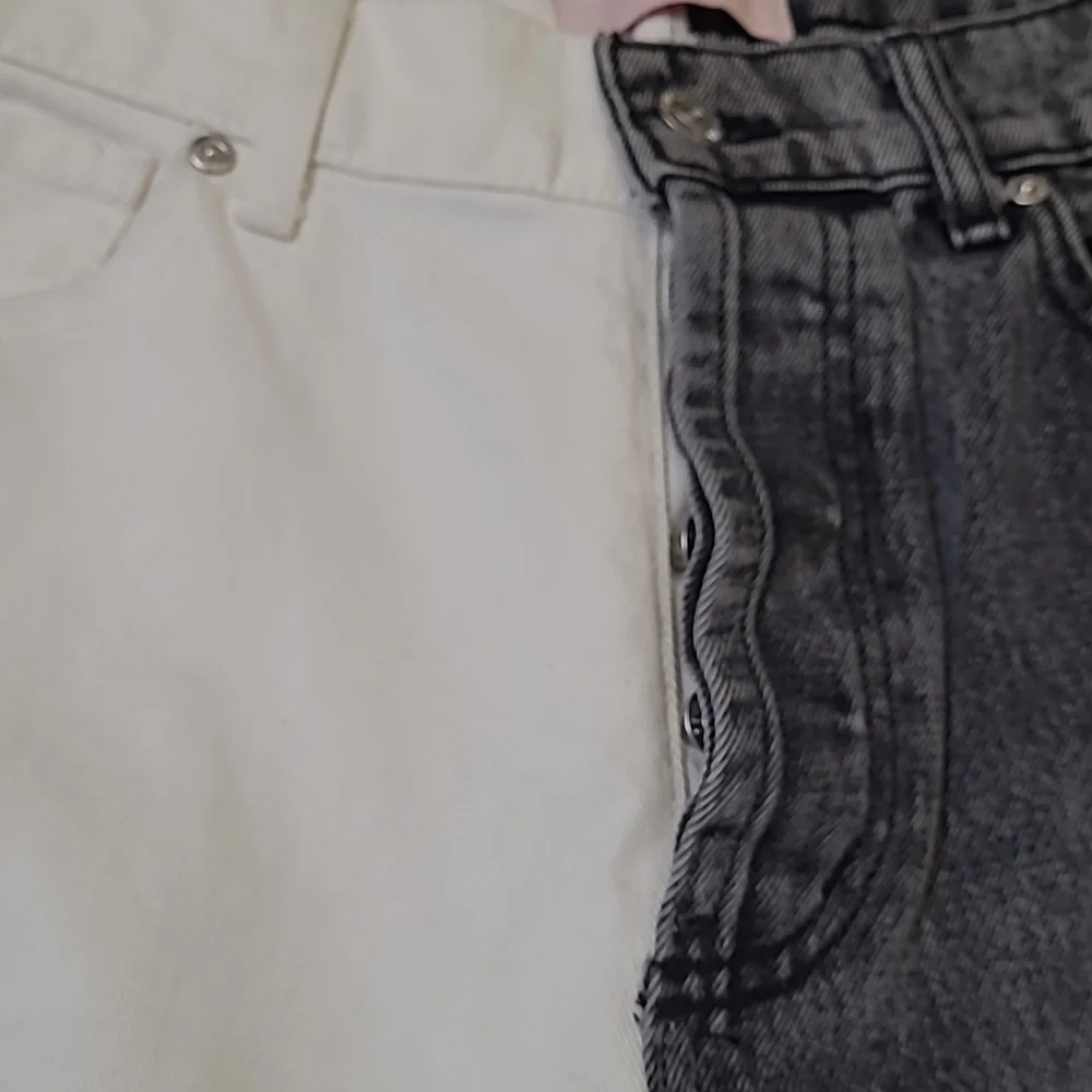 REVICE Two-Tone‎ Straight Jeans in White and Washed Gray